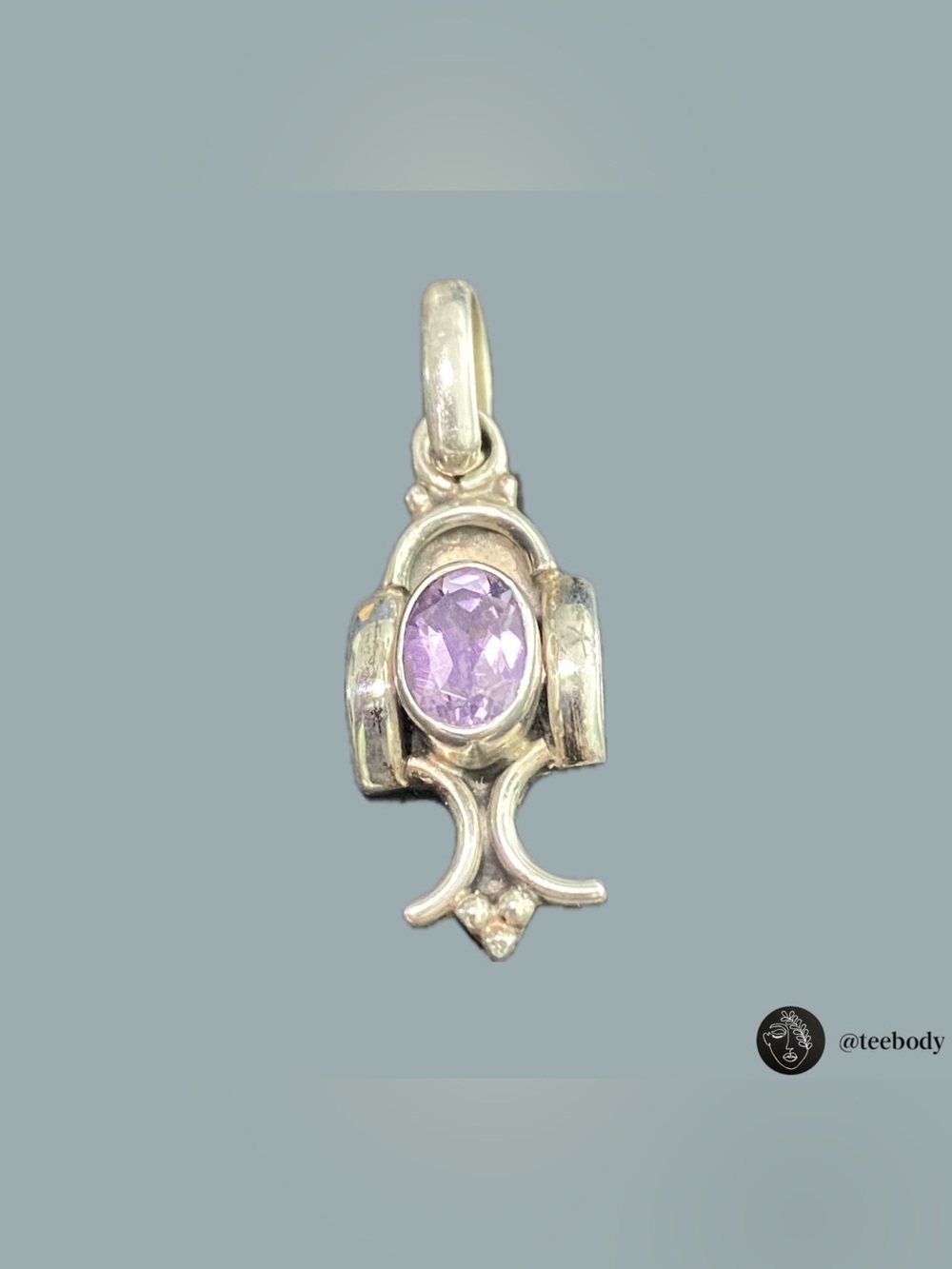 Sterling Silver Pendant Necklace with Light Purple Oval Gem